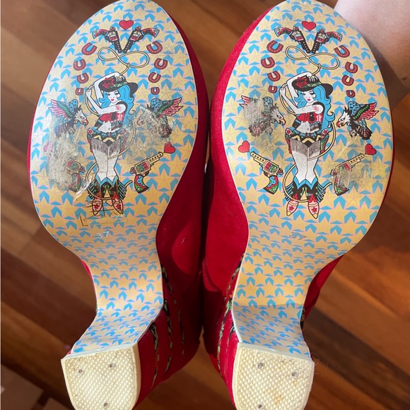 Irregular Choice cute red Velvet pumps - Picture 6 of 7